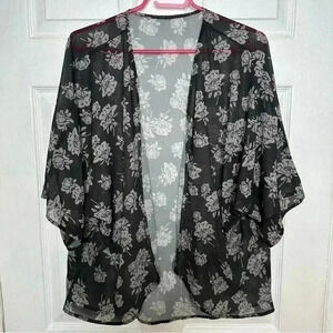 Sheer Kimono Floral Black & White Size  Medium / Large